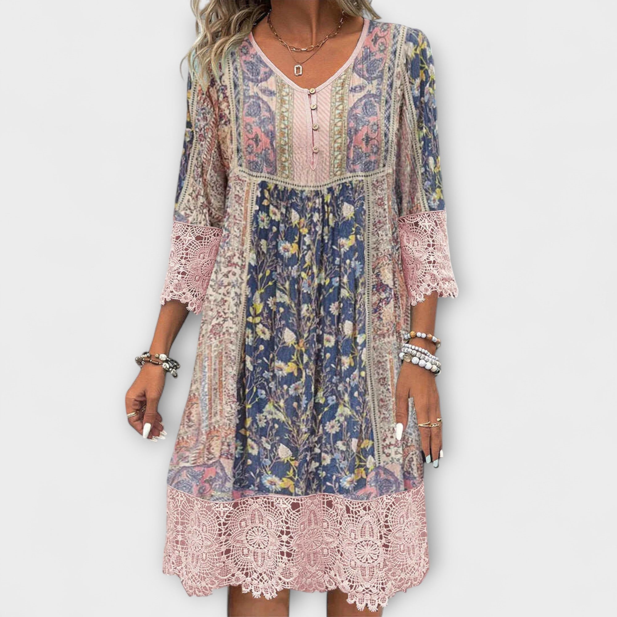 Casey - Boho suknelė su nėriniais ir vintage gėlėtu raštu