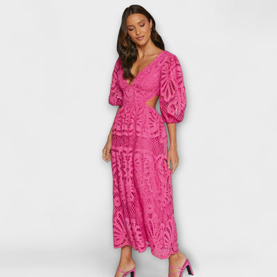 Elegantiška suknelė su subtiliais akcentais