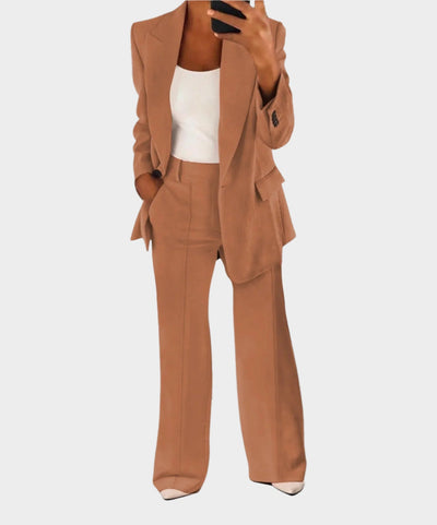 Moteriškas komplektas