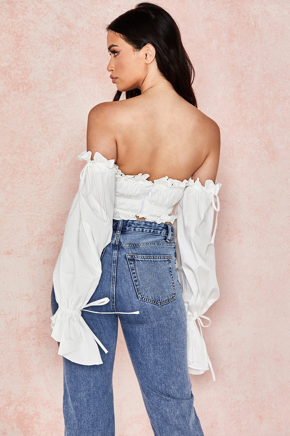 Oficialus Off-Shoulder Top su Žaismingais Volanais