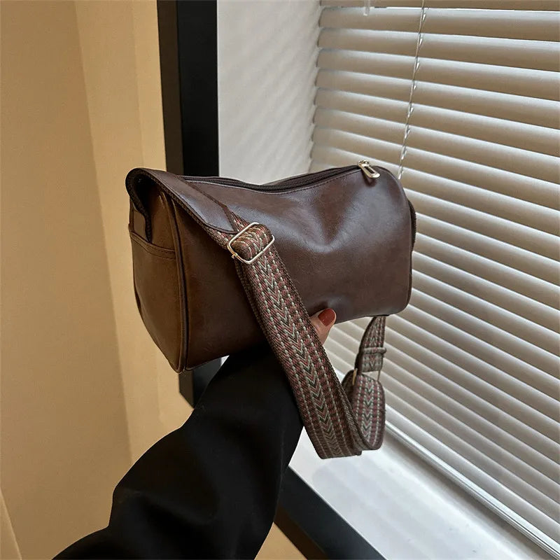 Trine™ | Vintage odinė rankinė su petneša ir reguliuojama audinė juosta