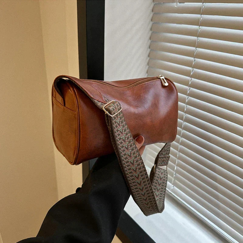 Trine™ | Vintage odinė rankinė su petneša ir reguliuojama audinė juosta