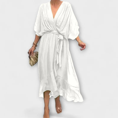 Amoura - Šifono suknelė su V formos iškirpte