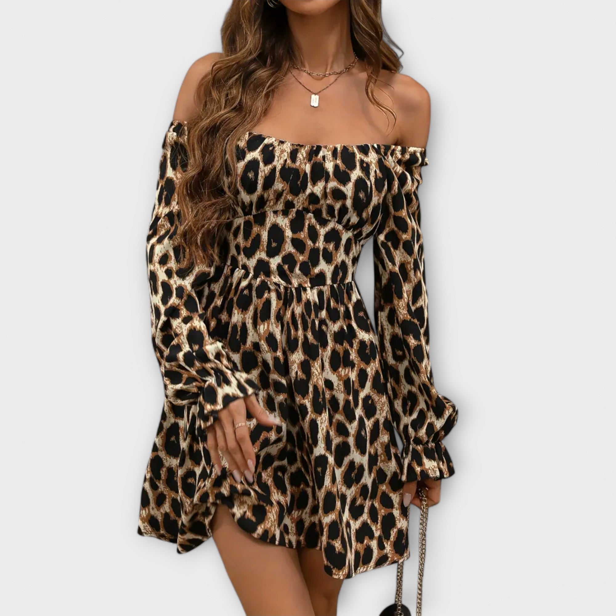 Nuostabi leopardinė suknelė