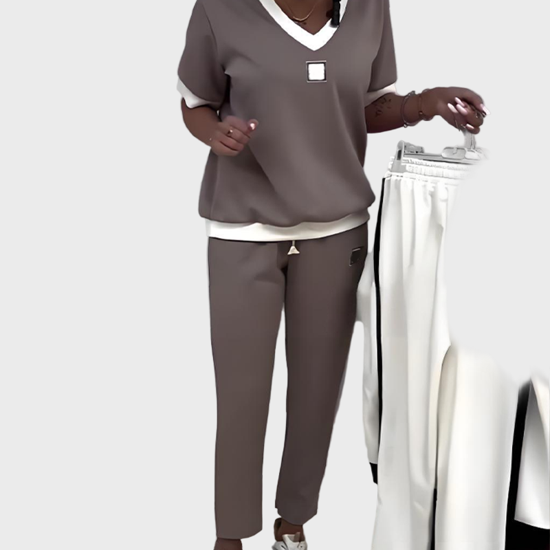 Moteriškas Neformalus Komplektas su Topu ir Kelnėmis su V Iškirpte