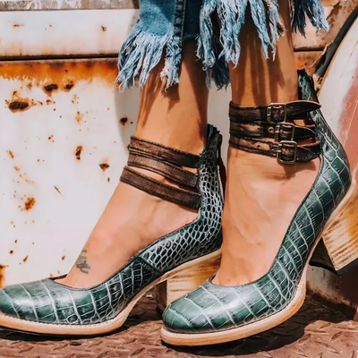 Monika | Aukšti kulniukai